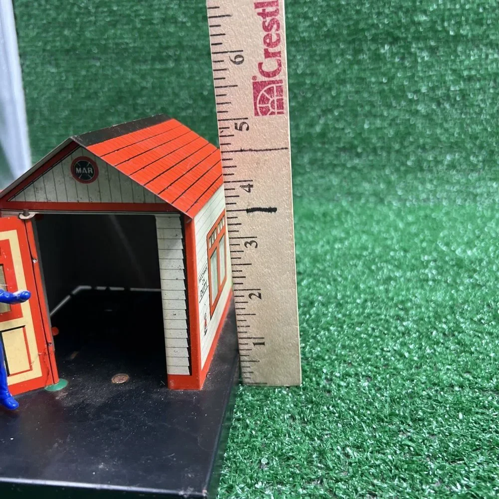 Vintage Marx Railroad Crossing Building‎ & Gate Watchman For Parts Or Repair